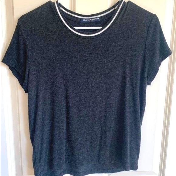 Brandy Melville tshirt - Picture 1 of 3
